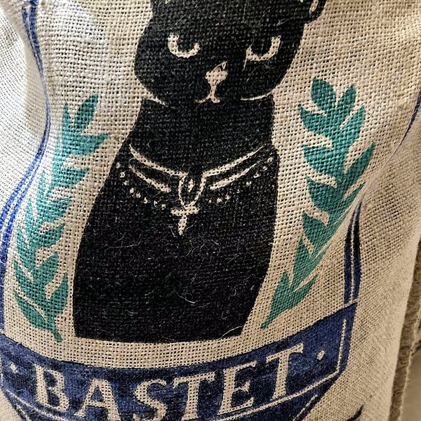 Bastet Geisha 麻布袋